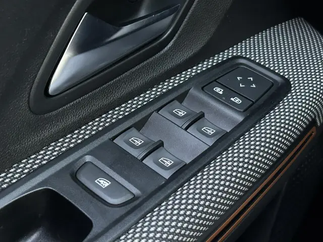 Dacia Sandero Stepway 1.0 TCe 90 Comfort 2023 Benzine 18