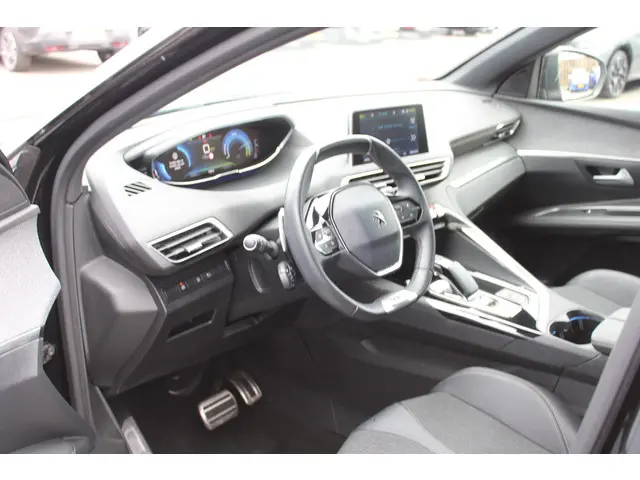 Peugeot 3008 1.6 HYbrid 225 GT 2020 Hybride Benzine 13