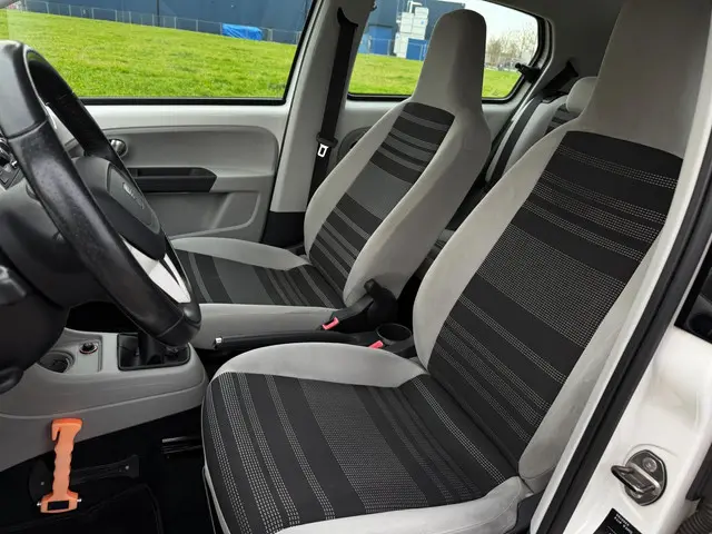 SEAT Mii 1.0 Style Chic 2012 Benzine 7