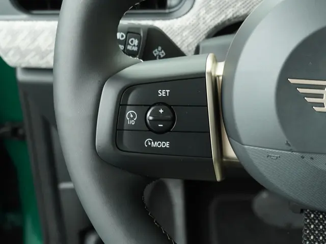 MINI 5-Deurs C 2025 Benzine 20