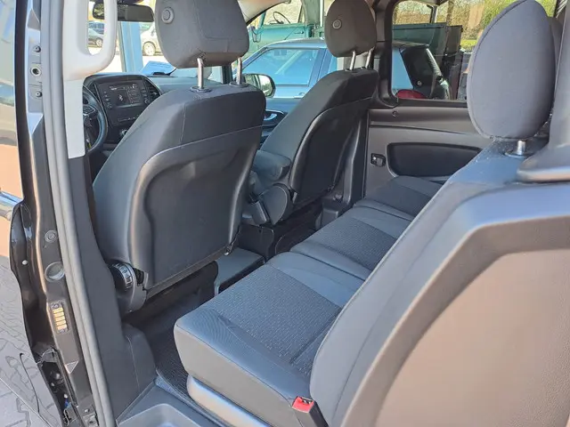 Mercedes-Benz Vito 116 CDI Lang DC Comfort 2023 Diesel 26