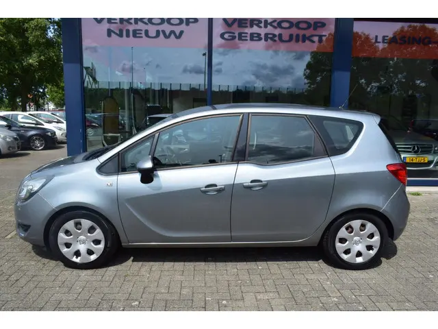 Opel Meriva 1.4 Berlin 2014 Benzine 2