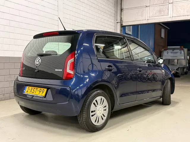 Volkswagen up! 1.0 move up! BlueMotion 2014 Benzine 2