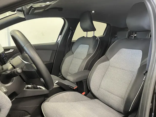 Renault Clio 1.0 TCe 90 GPF techno 2024 Benzine 27