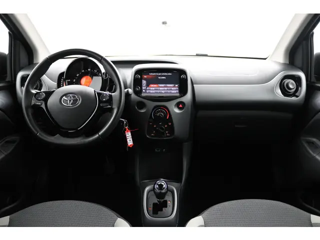 Toyota Aygo 1.0 VVT-i x-play 2021 Benzine 4