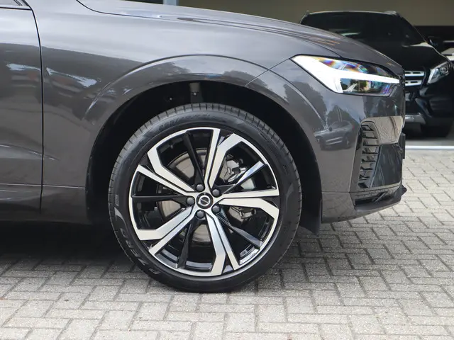 Volvo XC60 2.0 B4 R-Design 2022 Benzine 11