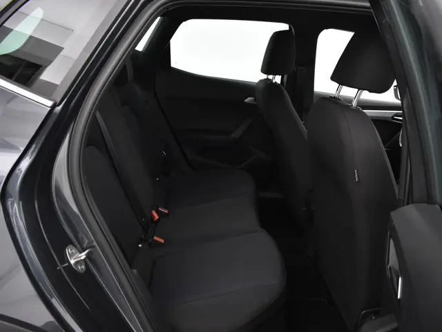 SEAT Arona 1.0 Tsi 110pk DSG FR 2022 Benzine 17