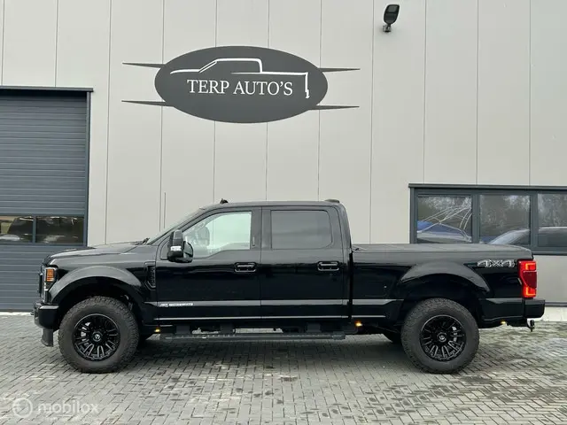 Ford F-250 USA 6.7 V8 Powerstroke 2022 Diesel 3