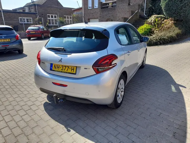 Peugeot 208 1.2 PureTech Blue Lion 2017 Benzine 7
