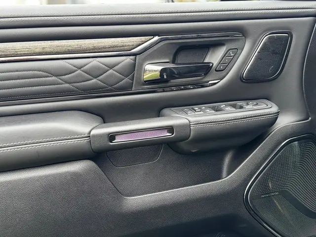 RAM 1500 3.0 TT SST H.O. LIMITED Night MY2025 2024 LPG/Gas 32