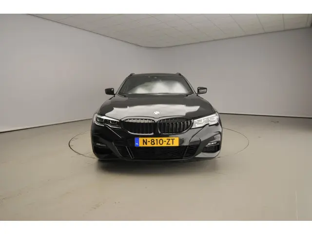 BMW 3 Serie Touring 318i 2022 Benzine 5