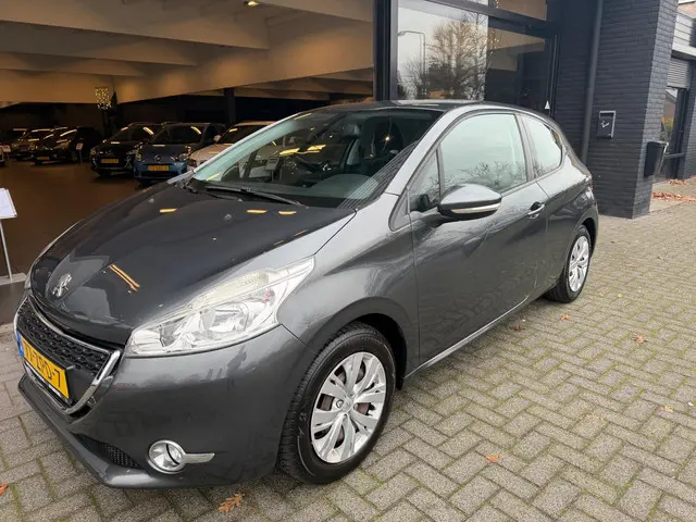 Peugeot 208 1.2 VTi Envy / apk 12-2026 2013 Benzine