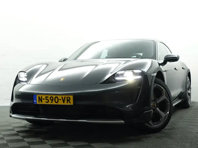 Porsche Taycan Cross Turismo 4S 84 kWh 2022 Elektrisch 35
