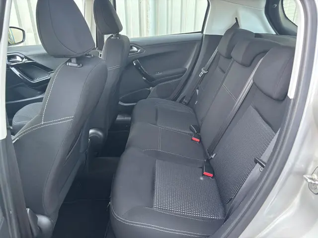 Peugeot 208 5-drs 1.2 Allure !! VERKOCHT!! 2016 Benzine 16