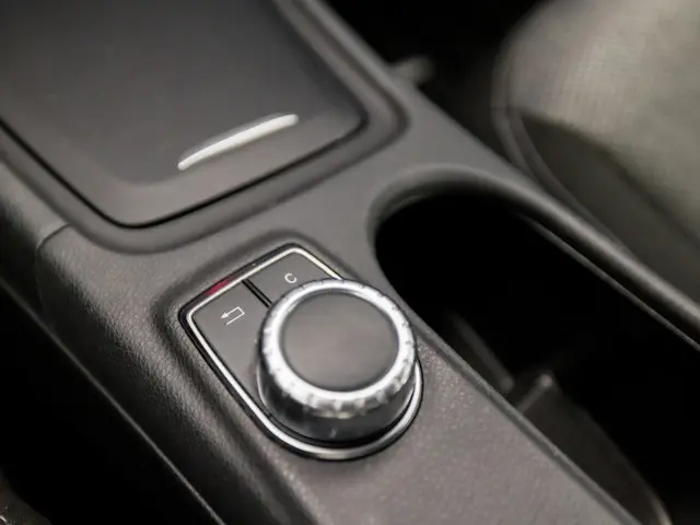 Mercedes-Benz A-Klasse 180 Black Sport 2013 Benzine 25