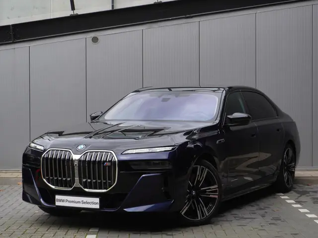 BMW 7 Serie M760e xDrive 2023 Hybride Benzine 52