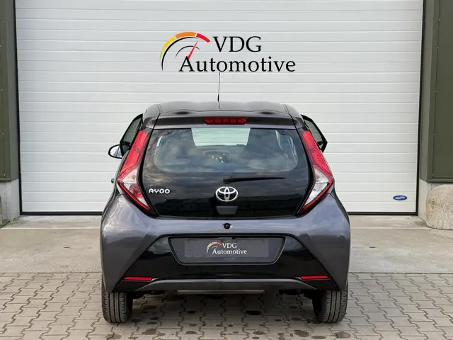 Toyota Aygo 1.0 VVT-i x-play 2022 Benzine 11