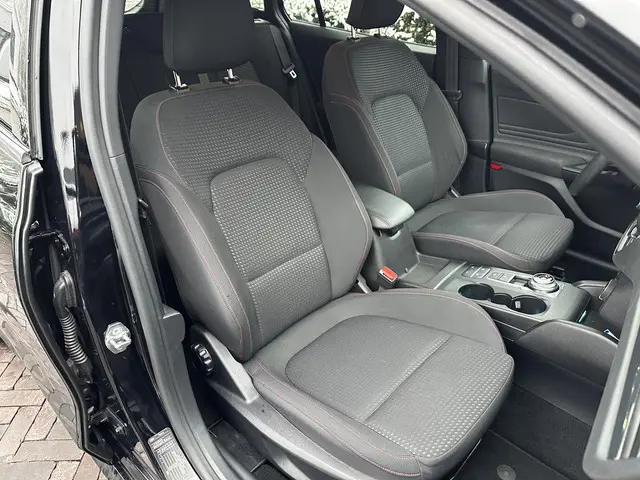 Ford Focus Wagon 1.0 EcoBoost ST Line 2019 Benzine 16