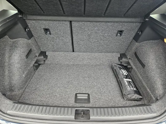 SEAT Arona 1.0 TSI Business Connect 2023 Benzine 17