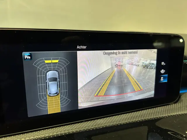 Mercedes-Benz A-Klasse 180 Luxury Line 2023 Benzine 12