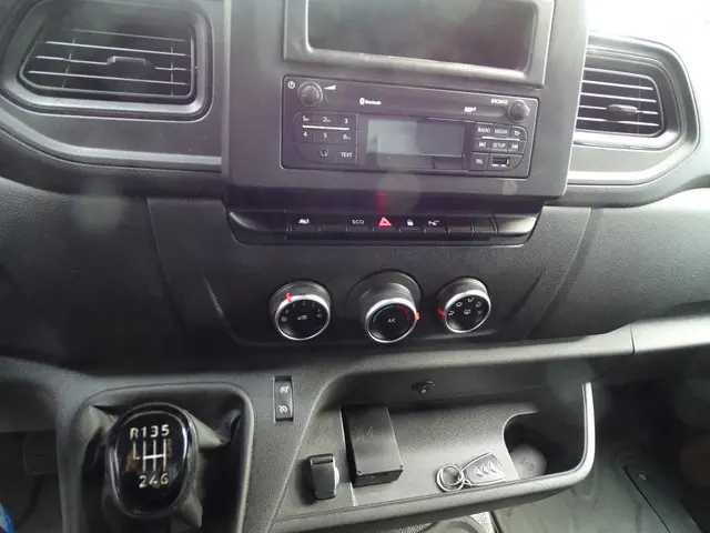 Renault Master T35 2.3 dCi 135 L2H2 2020 Diesel 14