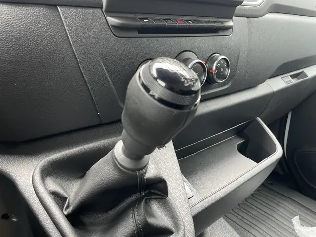Nissan Interstar 2.3 dCi L2H2 N-Connecta 2024 Diesel 22