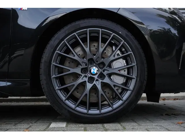 BMW 1 Serie 5-deurs 120 2025 Benzine 8