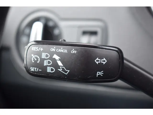 Volkswagen Polo 1.2 TSi 5Drs Highline 2015 Benzine 20