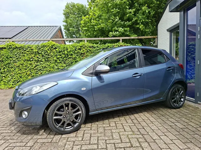 Mazda 2