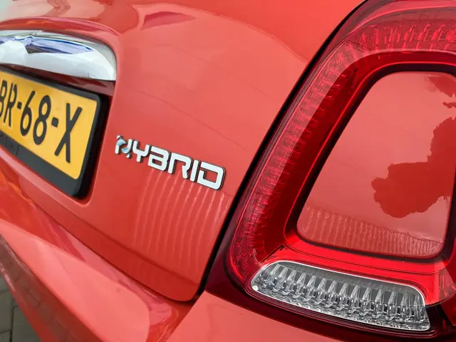 Fiat 500 1.0 Hybrid 15" lmv Carplay 2021 Benzine 9