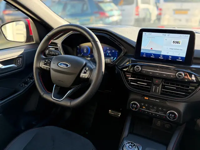 Ford Kuga 2.5 PHEV ST-Line X 2022 Hybride Benzine 36