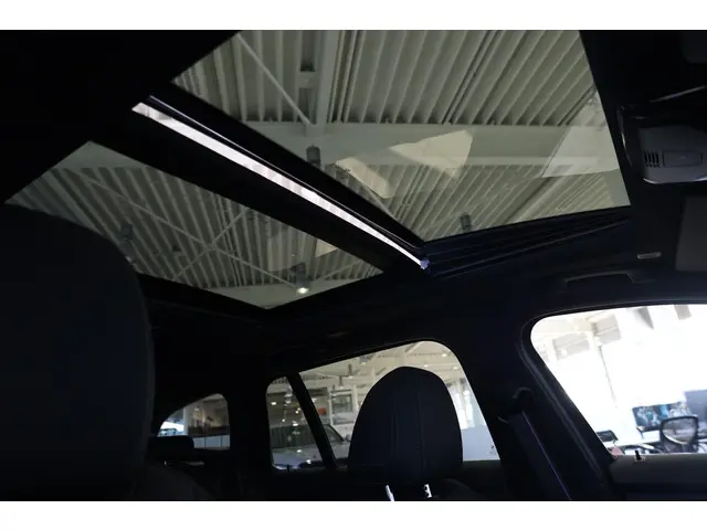 BMW 3 Serie Touring 330e 2026 Hybride Benzine 26