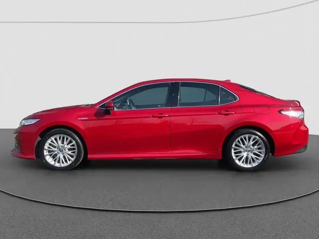 Toyota Camry 2.5 Hybrid Business + 2021 Hybride Benzine 8