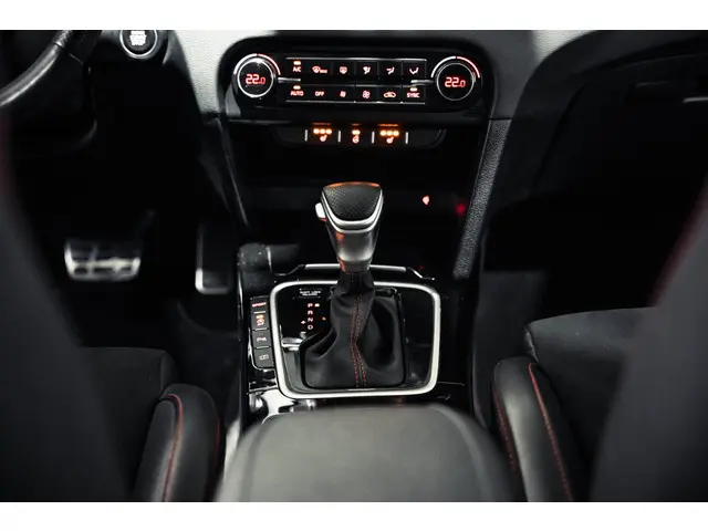 Kia Ceed 1.6 T-GDi GT 2023 Benzine 18