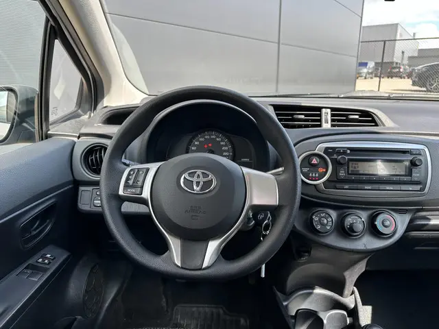 Toyota Yaris 1.0 VVT-i Now Radio | Airco 2013 Benzine 11