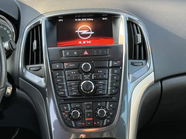 Opel Astra Sports Tourer 1.4 Turbo Cosmo 2014 Benzine 17