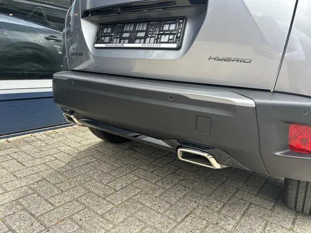 Peugeot 2008 1.2 Hybrid 145 GT 2025 Hybride Benzine 31