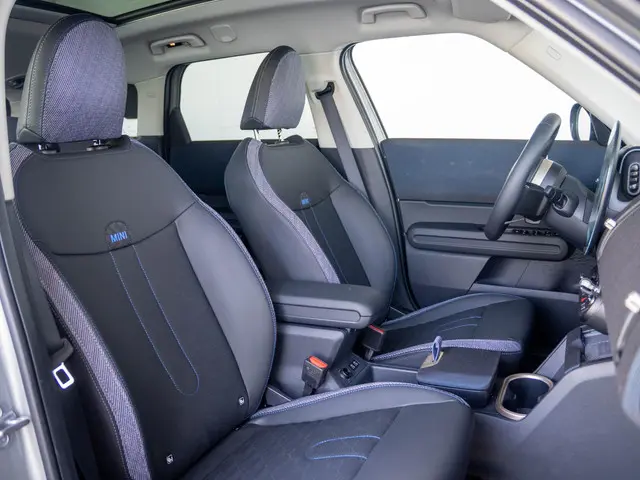 MINI Countryman C 2025 Benzine 8