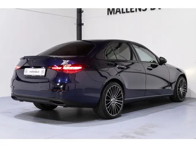 Mercedes-Benz C-Klasse 300 4MATIC AMG Line 2021 Benzine 9