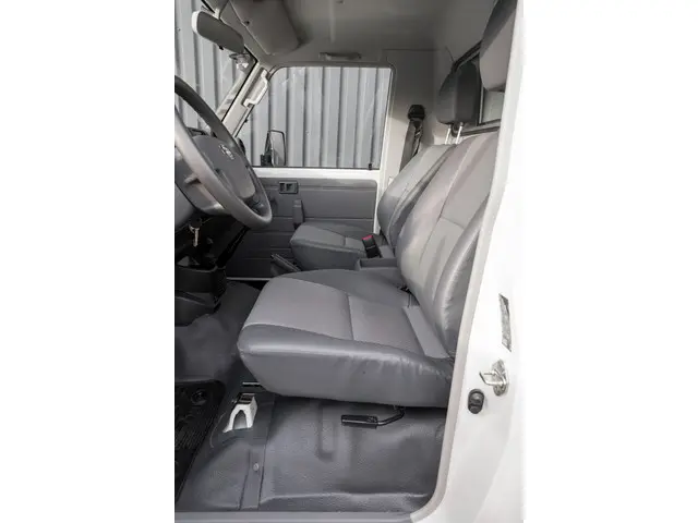 Toyota Land Cruiser 4.0 V6 Tembo Camper 2022 Benzine 35