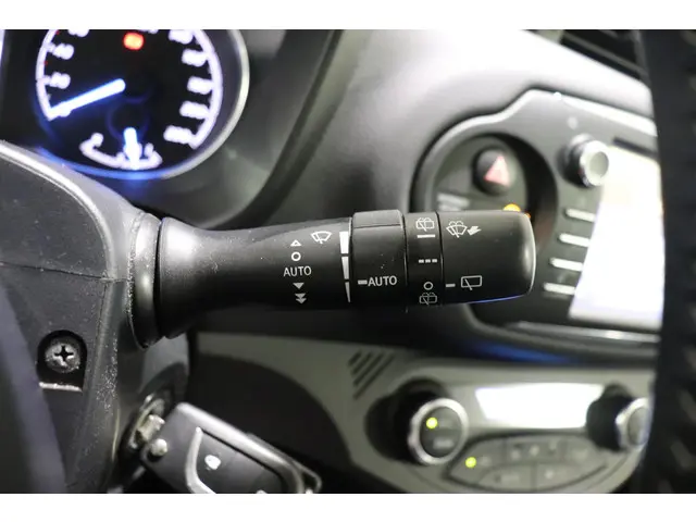 Toyota Yaris 1.5 VVT-i Design Sport, 2018 Benzine 18