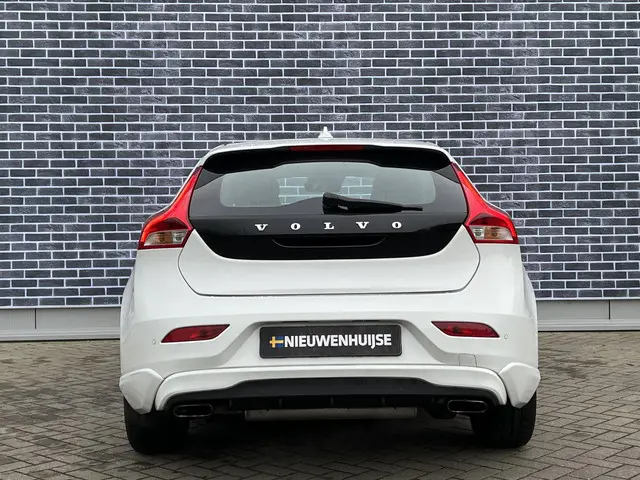 Volvo V40 T2 Nordic+ 2017 Benzine 9