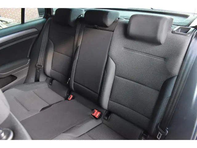 Volkswagen e-Golf e-Golf 2017 Elektrisch 31
