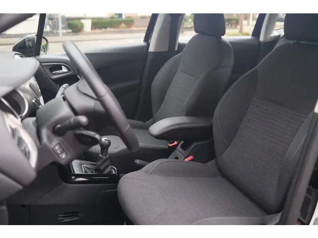 Citroën C3 PT 82 Selection 2016 Benzine 25