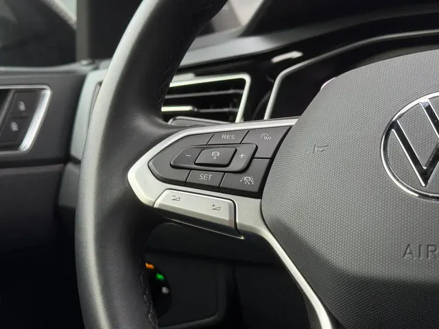 Volkswagen Taigo 1.0 TSI R-Line 2025 Benzine 26