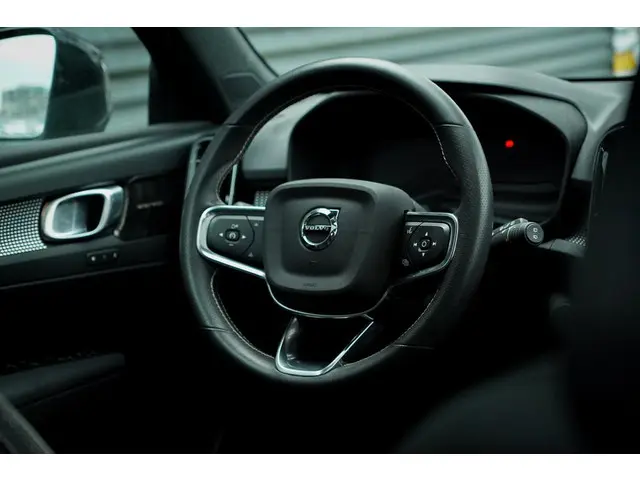 Volvo XC40 Recharge P8 AWD R-Design 2020 Elektrisch 17