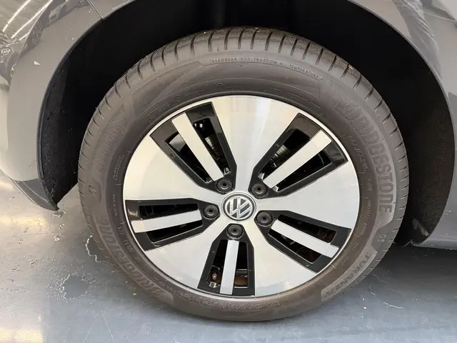 Volkswagen e-Golf e-Golf 2019 Elektrisch 14