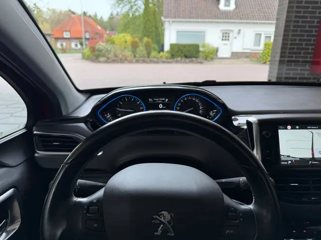 Peugeot 2008 1.2 PureTech Allure Automaat 2018 Benzine 11