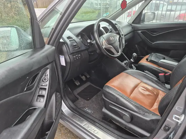 Hyundai ix20 1.4i Pro 2013 Benzine 4