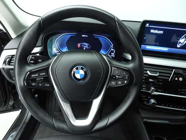 BMW 5 Serie Touring 530e 2023 Hybride Benzine 13